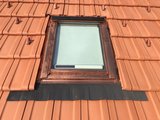 Dachfenster Integra solarbetireben mit solarbetriebenem Faltrollo
