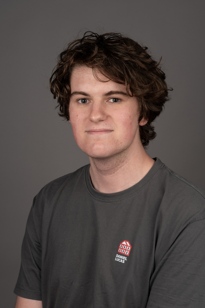 Muhuz Tekeste - AZUBI Schreinerpraktiker EBA Daniel Lucas